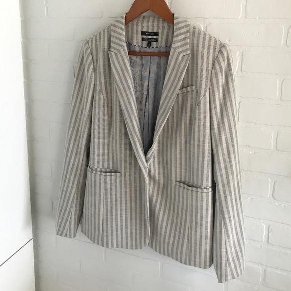 RW&CO. Jackets & Blazers - RW & CO Striped Ecru and grey Blazer Women Size M